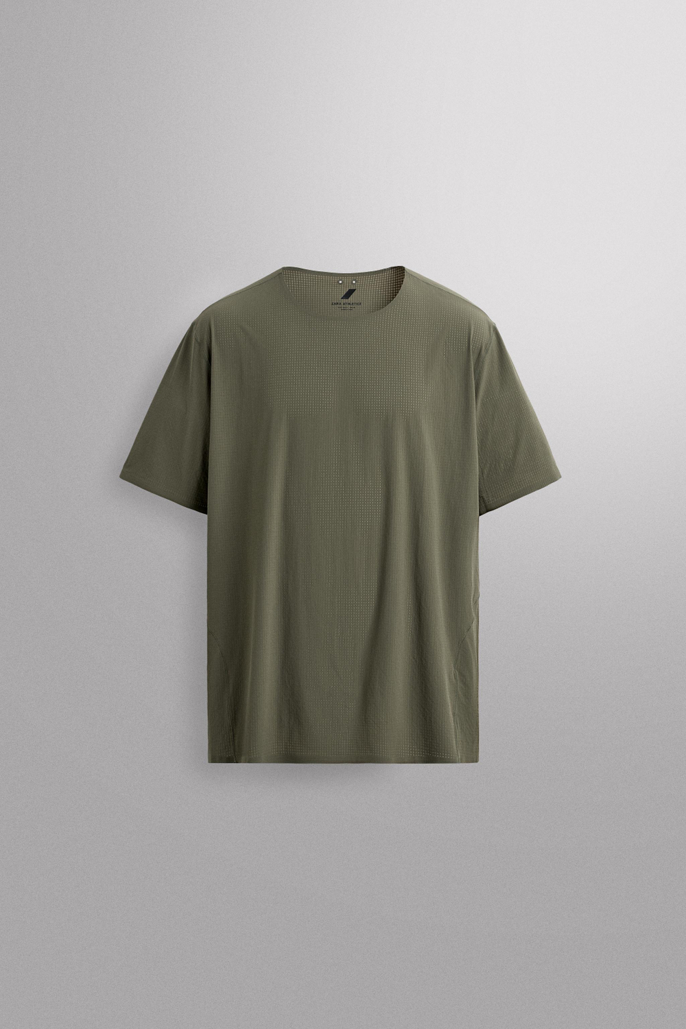 ТЕХНИЧЕСКАЯ ФУТБОЛКА ИЗ РЕЛЬЕФНОЙ ТКАНИ — ZARA