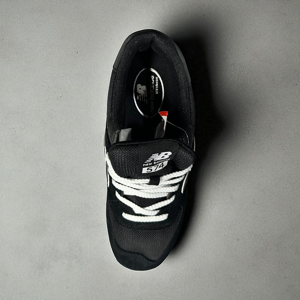 New Balance 574 • Black