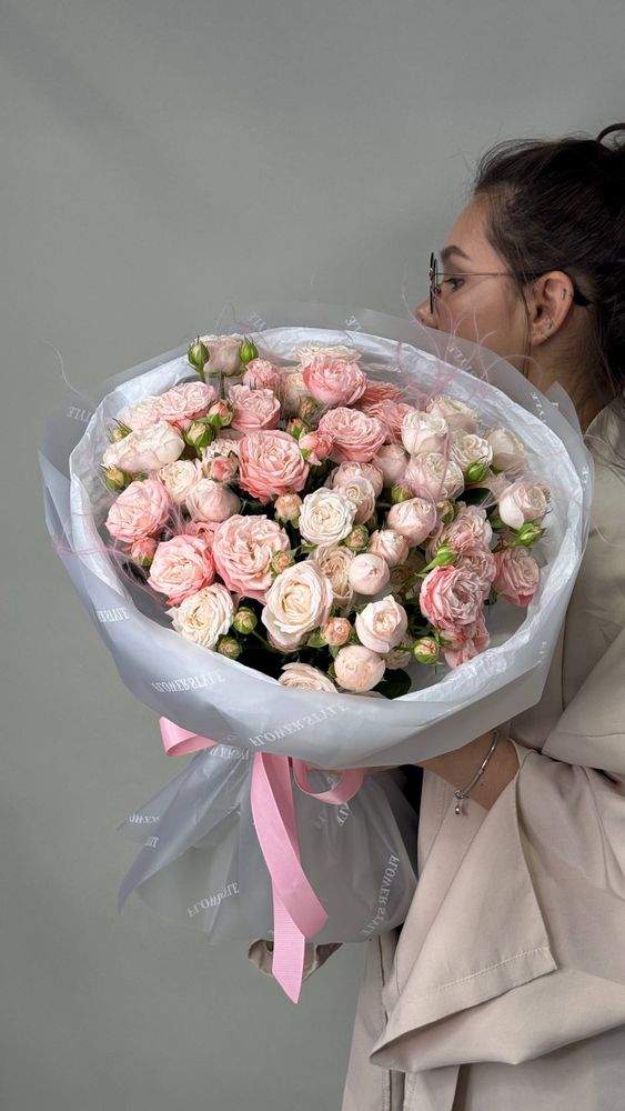 Букет из 13 кустовых Роз