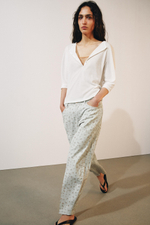 ДЖИНСЫ TAPERED С ВЫСОКОЙ ПОСАДКОЙ И ЦВЕТОЧНЫМ ПРИНТОМ — ZW COLLECTION — ZARA