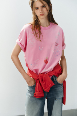 ZARA ФУТБОЛКА С ЭФФЕКТОМ ПОТЕРТОСТИ И БЛЕСТКАМИ HELLO KITTY ©, РОЗОВЫЙ