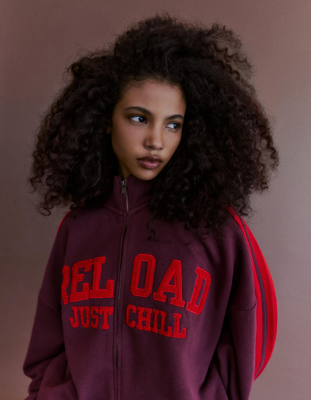 Женский свитшот на молнии с нашивкой - BERSHKA