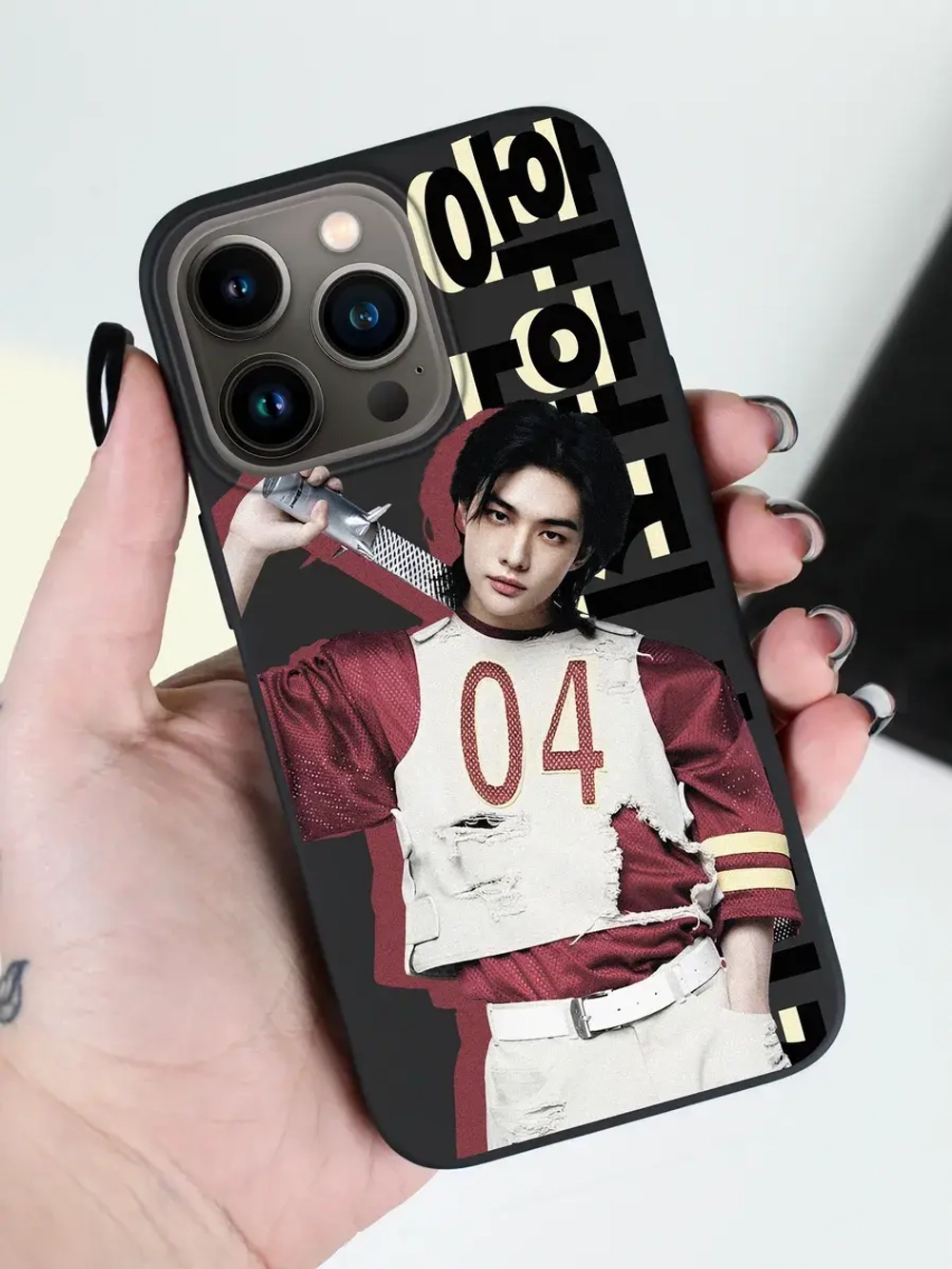 Чехол на iPhone 16 Pro
