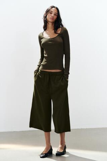 ZARA ДЛИННЫЕ ШОРТЫ ИЗ МЯГКОЙ ТКАНИ, ХАКИ