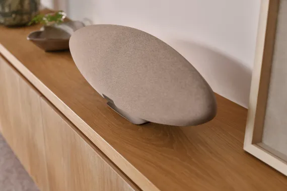 Bowers &amp; Wilkins Zeppelin Pro Edition Solar Gold