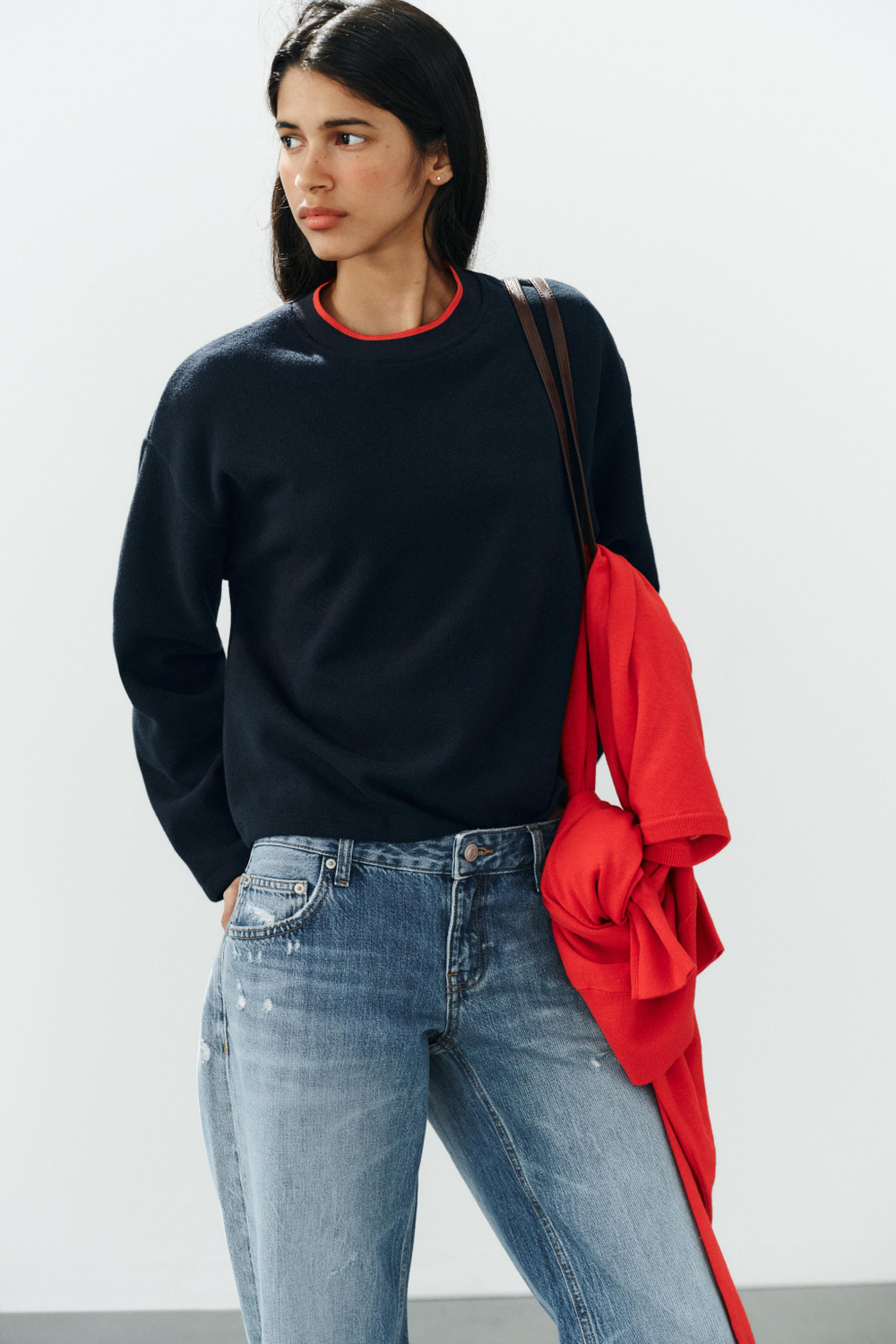 МЯГКАЯ ТОЛСТОВКА С КОНТРАСТНОЙ ПОЛОСКОЙ — ZARA