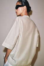СТРУЯЩАЯСЯ БЛУЗА С КОРОТКИМИ РУКАВАМИ — ZW COLLECTION — ZARA