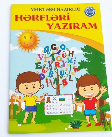 Hərfləri yazıram