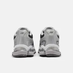 Кроссовки мужские NEW BALANCE 2000