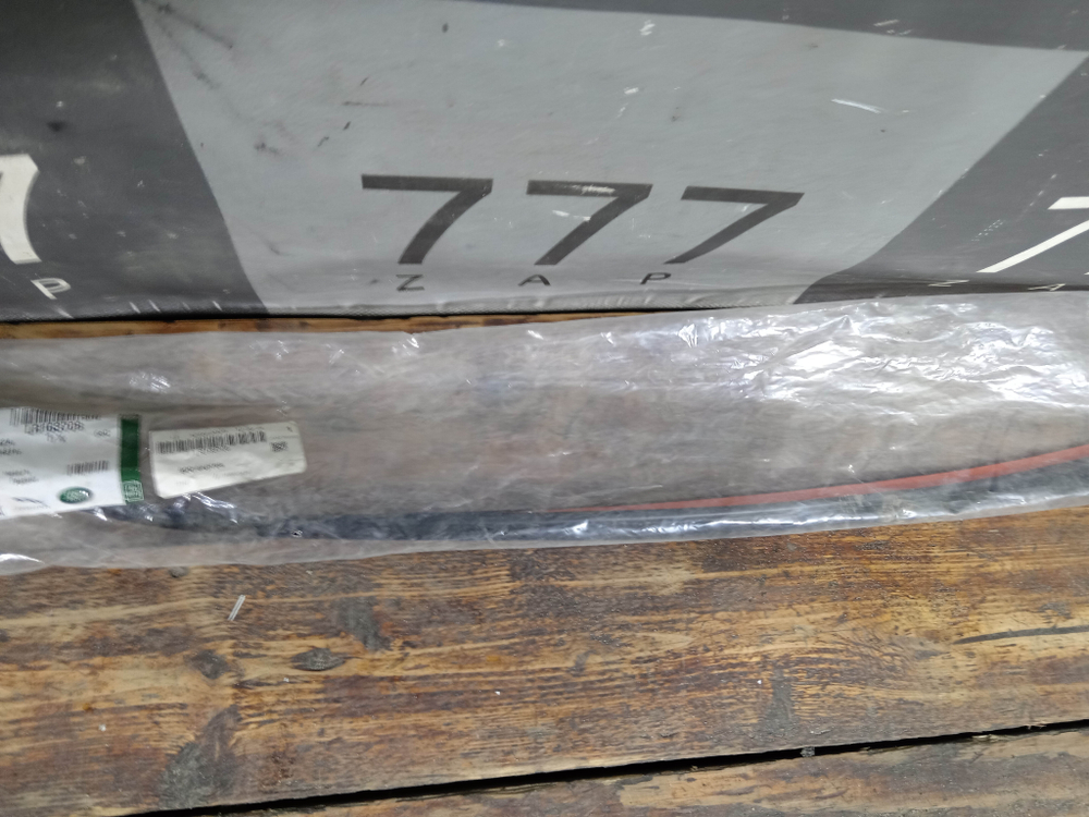 Уплотнитель люка Land Rover Range Rover 4 (L405) 12-22 Новое Оригинал LR163708