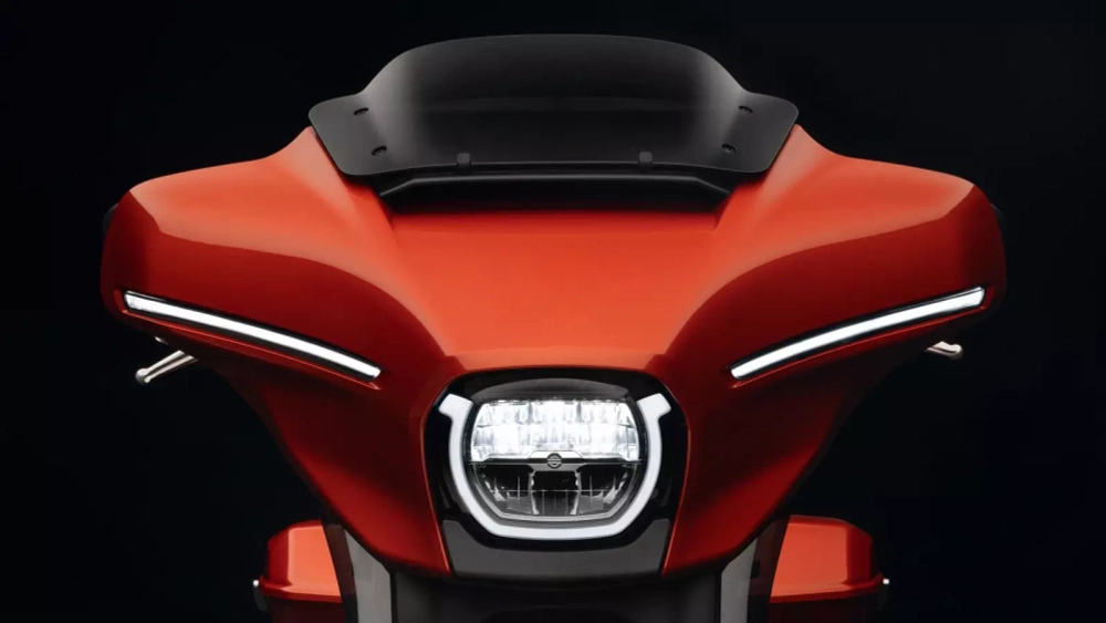 STREET GLIDE SPECIAL, 2024	WHITE ONYX PEARL BLACK TRIM