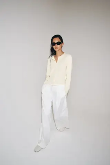 ZARA ФУТБОЛКА ИЗ 100% ХЛОПКА НА ПУГОВИЦАХ, ЖЕЛТЫЙ