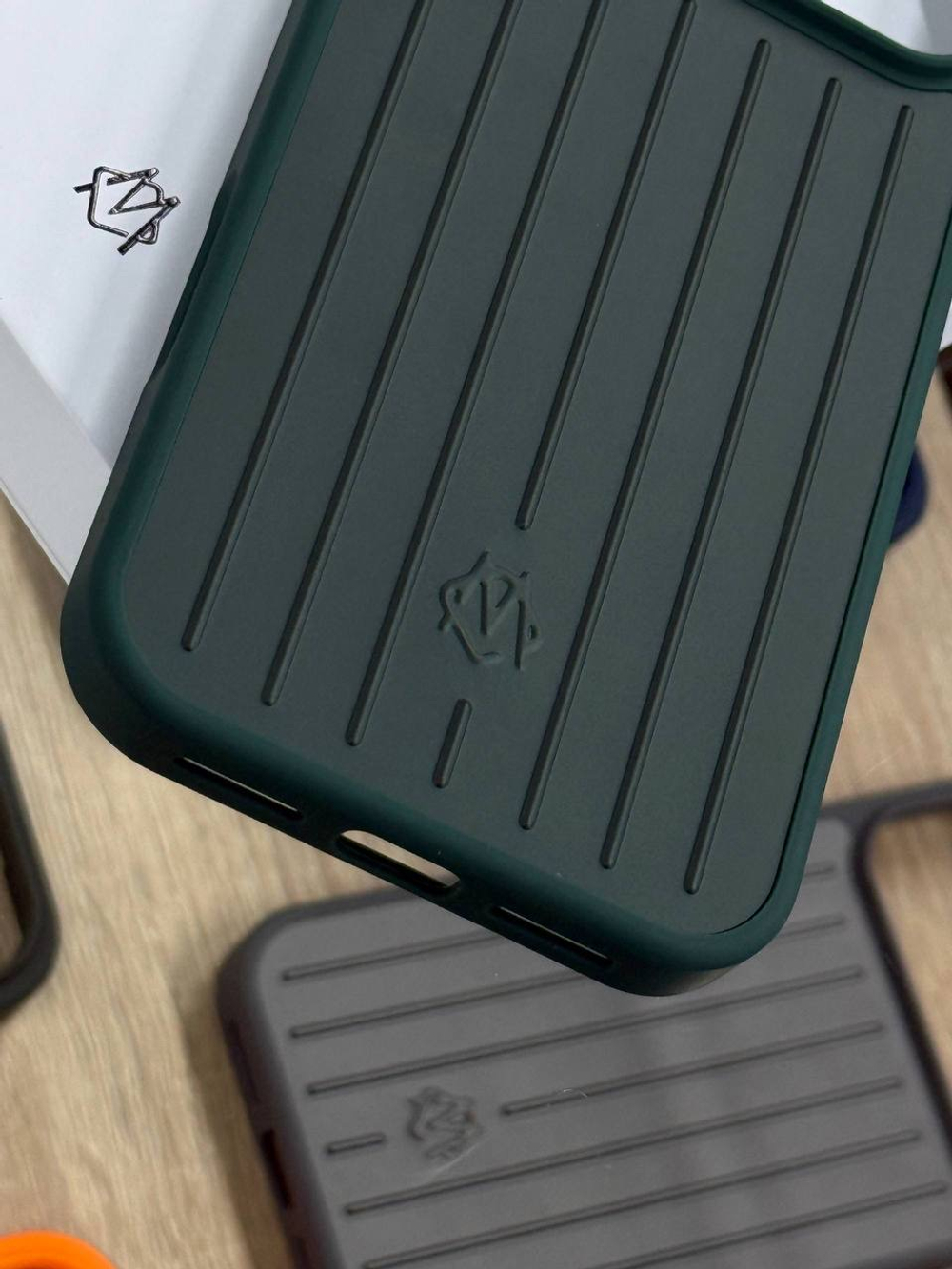 Чехол на iPhone 17 Pro Max Rimowa