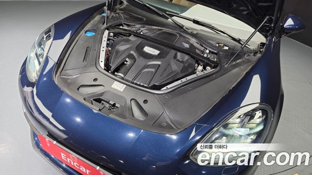 Porsche Panamera 3.0 AWD — 2018