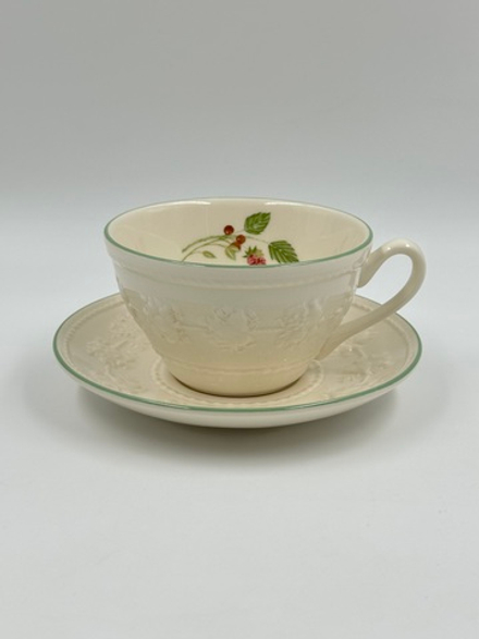 Чайная пара Wedgwood Festivity Raspberry