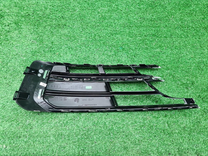 Решетка переднего бампера левая Audi A8 4 D5 17-22
