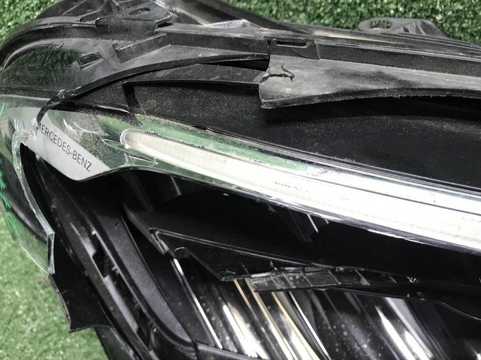 Битая Фара правая Mercedes E W213 (2020-2023) LED