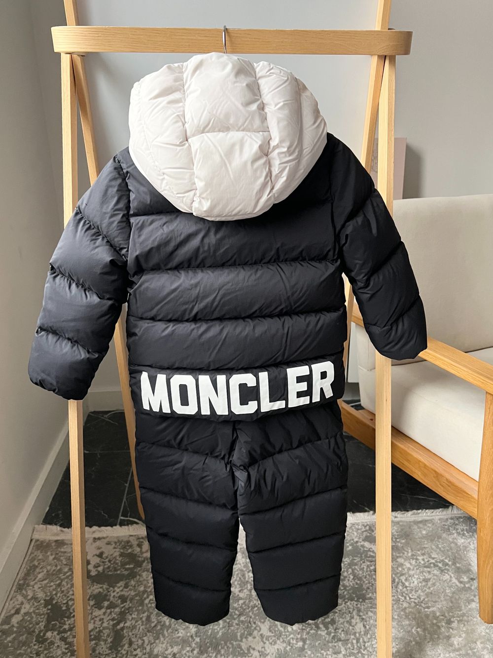 Пуховый костюм Moncler, 98