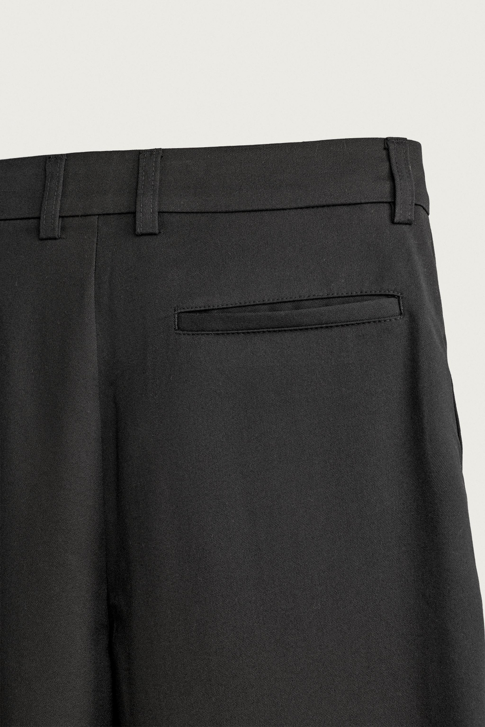 БРЮКИ RELAXED FIT СО СКЛАДКАМИ — ZARA · 6861/616
