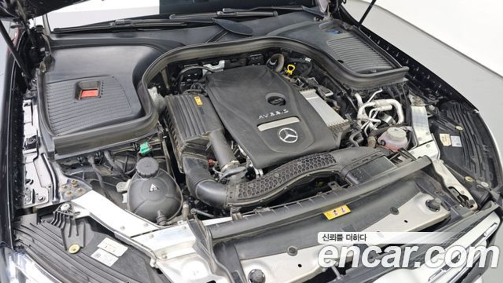 Mercedes-Benz GLC-Class GLC300e 4MATIC — 2021