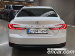 Toyota Camry 2.5 XLE Hybrid — 2025