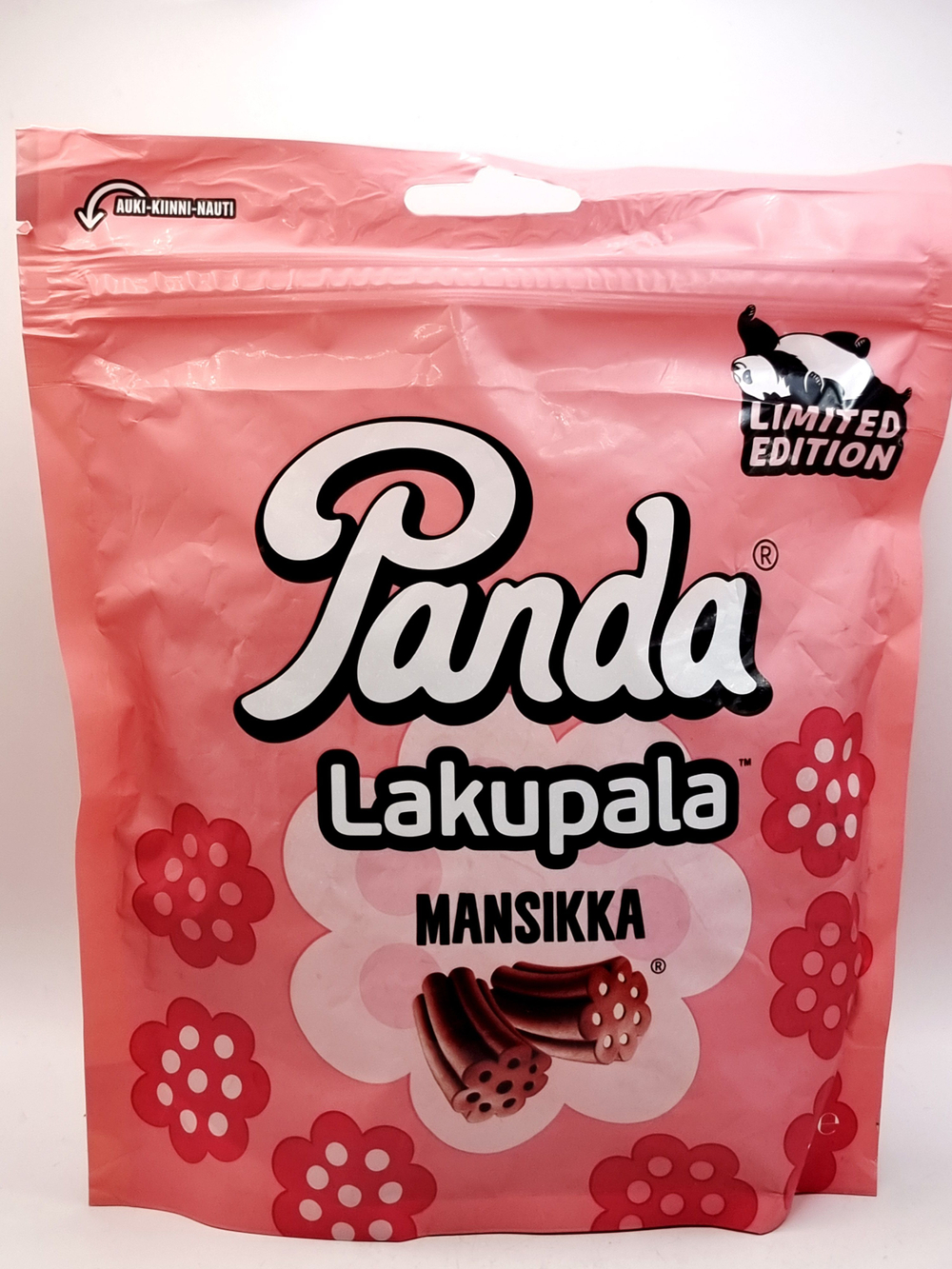 Panda Lakupala Strawberry клубничная лакрица с клубничной начинкой 250 г (из Финляндии)