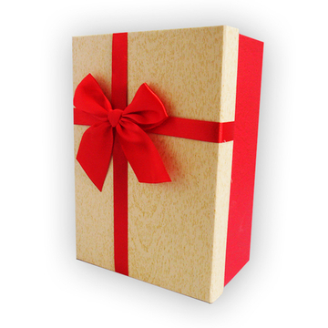 Подарочная коробка с бантом бежево-красная 19*19 см высота 9 см.