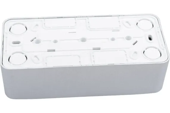 Розетка Systeme Electric BLANCA с заземлением тройная накладная алюминий 30885