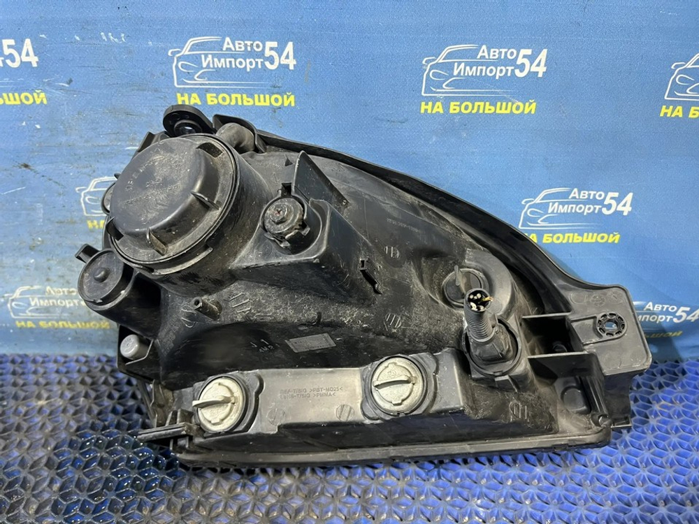 Фара передняя левая HYUNDAI TUCSON 2004-2009