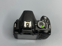 Nikon D3100 — залипает затвор