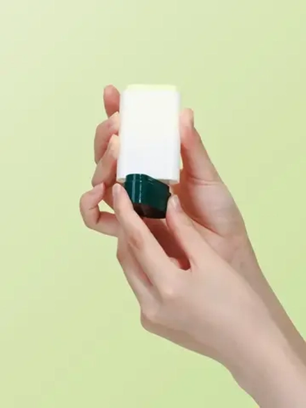 Round Lab Солнцезащитный стик с сосной и центеллой для проблемной кожи Pine Calming Cica Airy Sunstick 19 гр