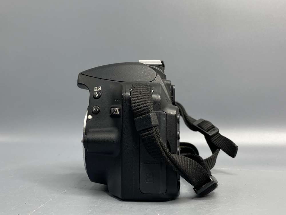 Nikon D3200 kit 18-55mm 3.5-5.6G VR 13.000 кадров