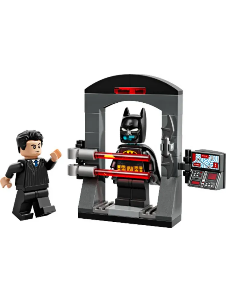 Конструктор DC Batman 30726 Брюс Уэйн и бэт-костюм