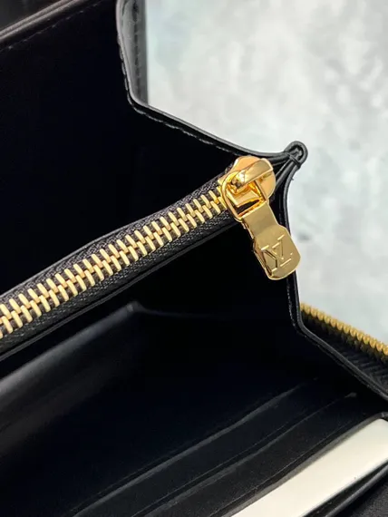 Кошелек женский Louis Vuitton Zippy черный