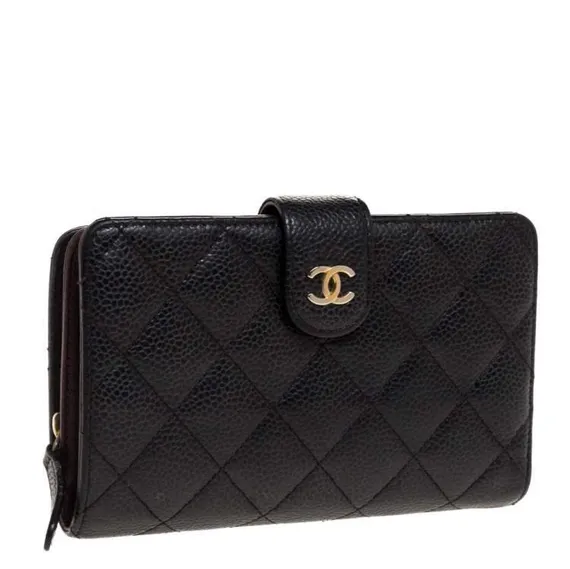 Женский черный стеганый кожаный кошелек Chanel с L-молнией