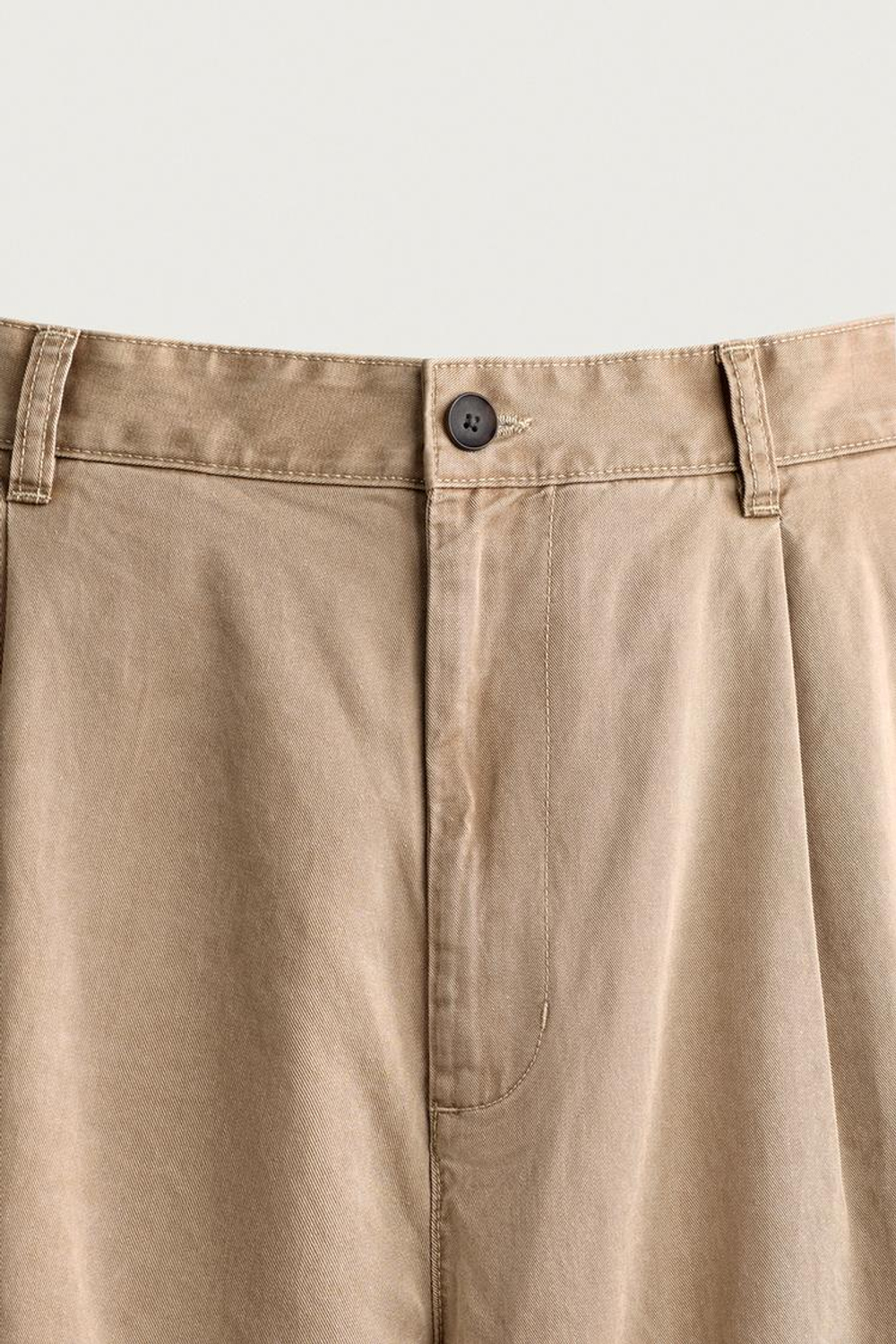 ZARA БРЮКИ ЧИНОС RELAXED FIT СО СКЛАДКАМИ, БЕЖЕВЫЙ