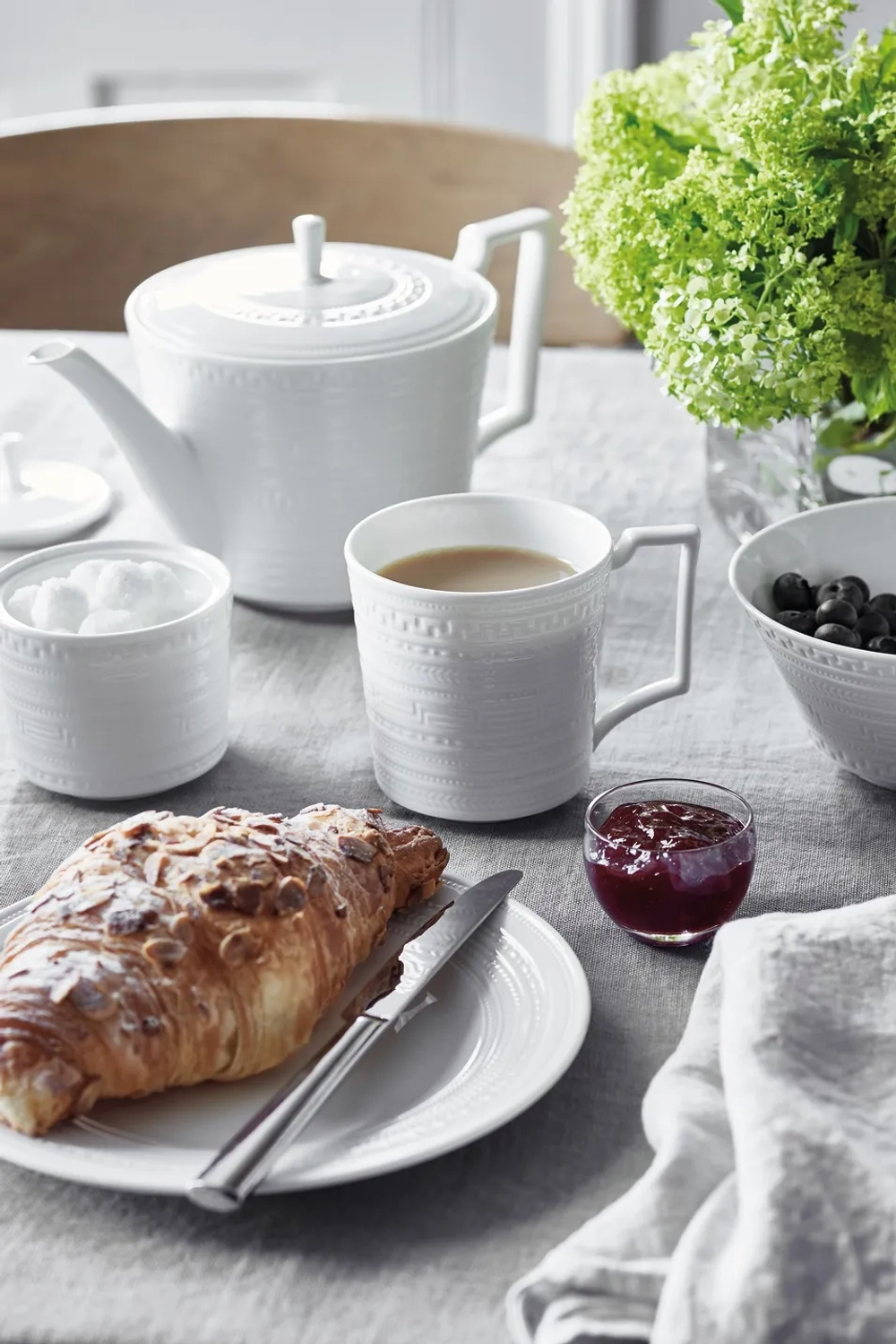 Wedgwood Чайная чашка Intaglio 220 мл с блюдцем EAN 4571165379943