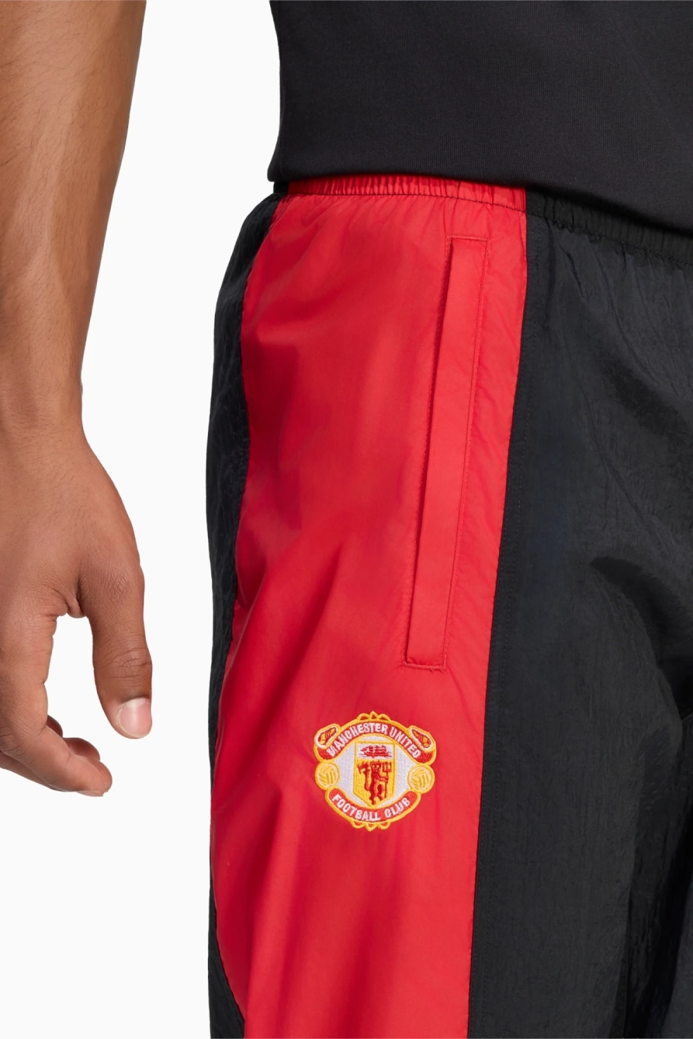 Штаны adidas Manchester United 26/27 EQT Track - черный