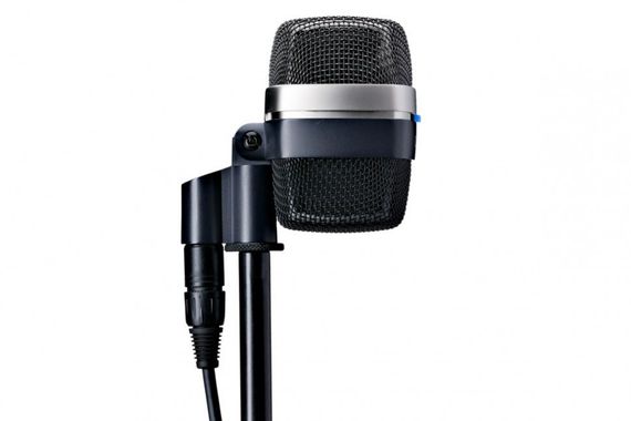 AKG D12 VR