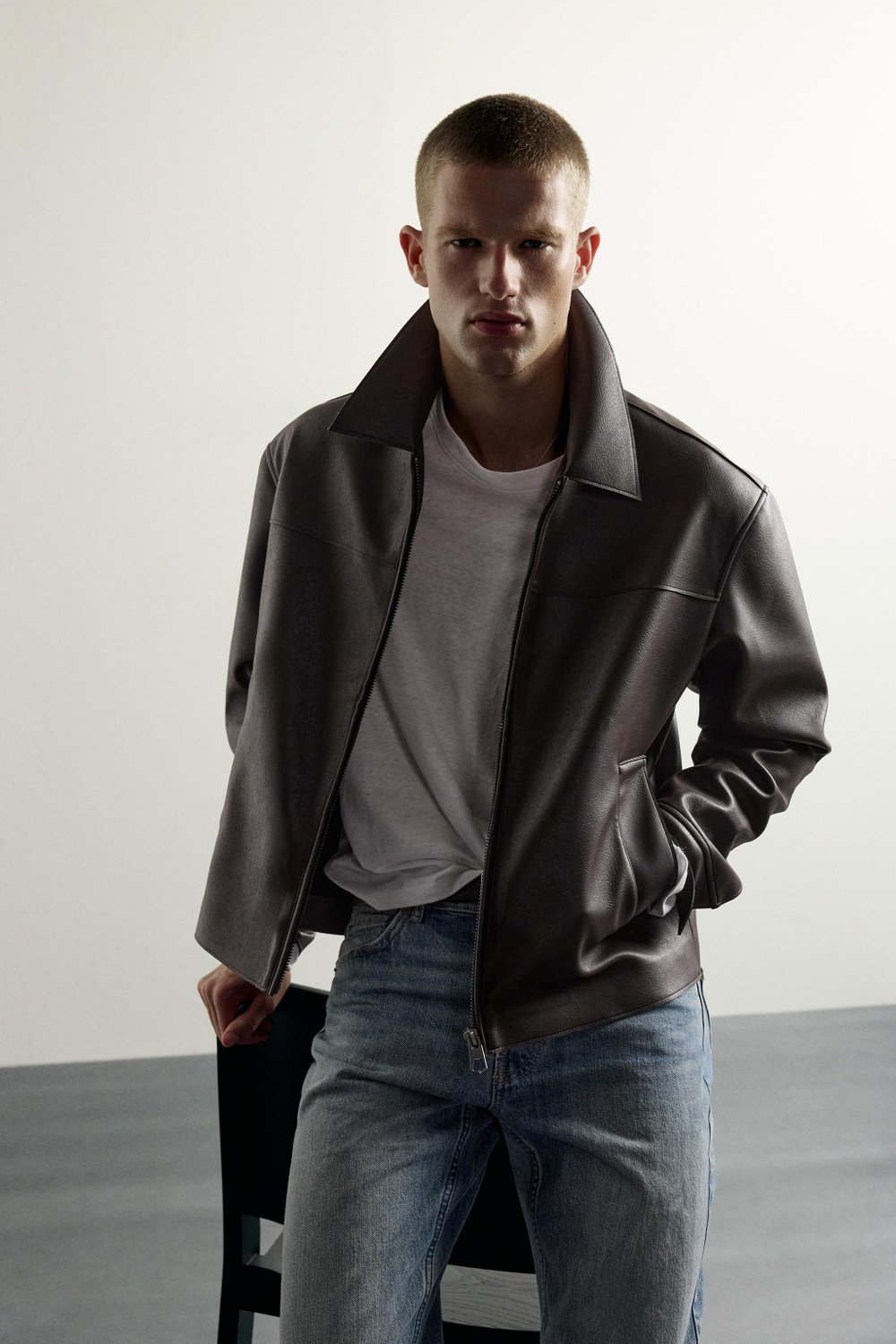 КУРТКА КЛАССИЧЕСКОГО КРОЯ ИЗ ИСКУССТВЕННОЙ КОЖИ — ZARA · 0155/751