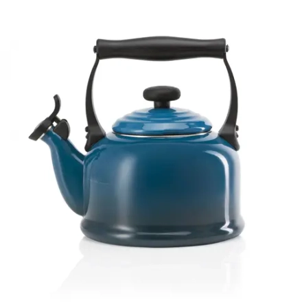 Le Creuset Традиционный чайник Deep Teal объемом 2,1 л. 92000800642000
