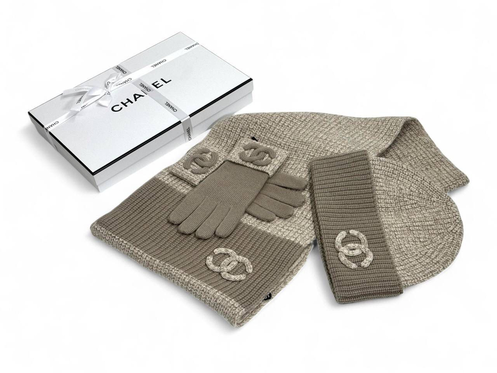 Комплект CHANEL (шапка + перчатки + шарф)