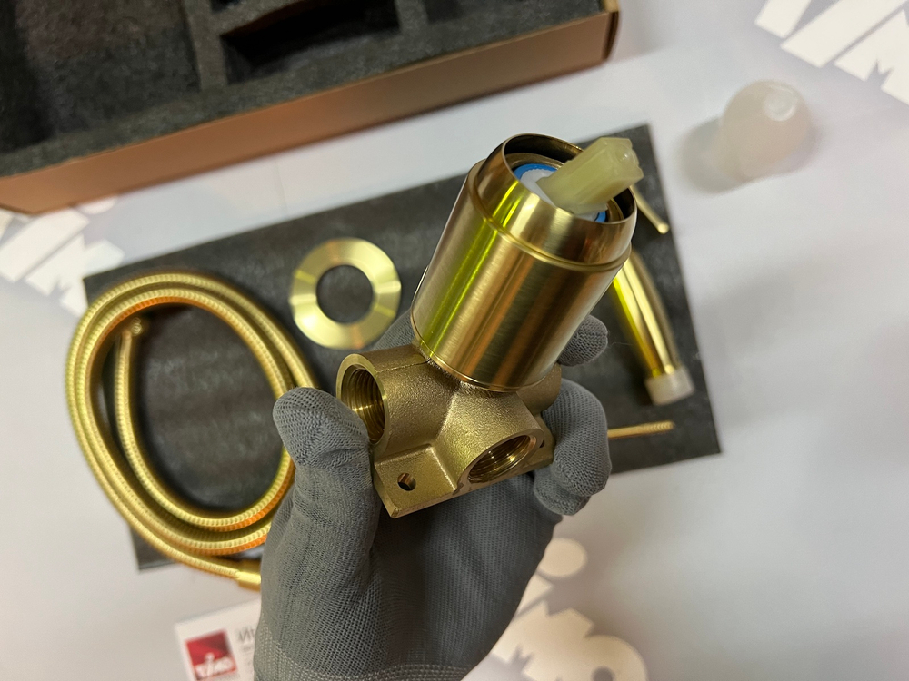 Смеситель встроенный с гигиеническим душем Saona 2389/17SM Золото матовое