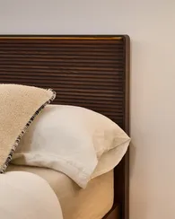 Изголовье Norlen из орехового шпона с темной отделкой и подсветкой 180 x 200