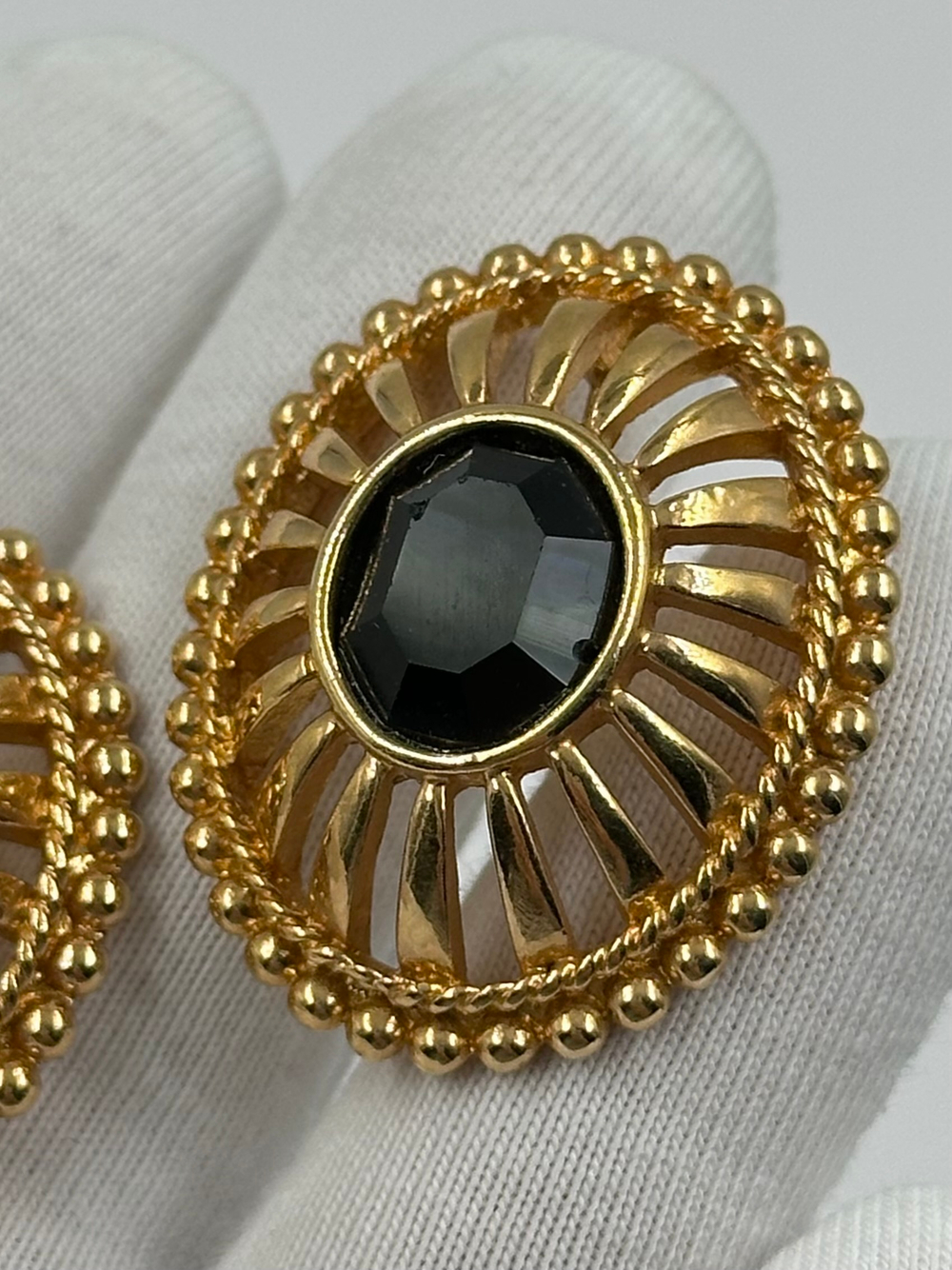 Клипсы с чёрными кристаллами Swarovski