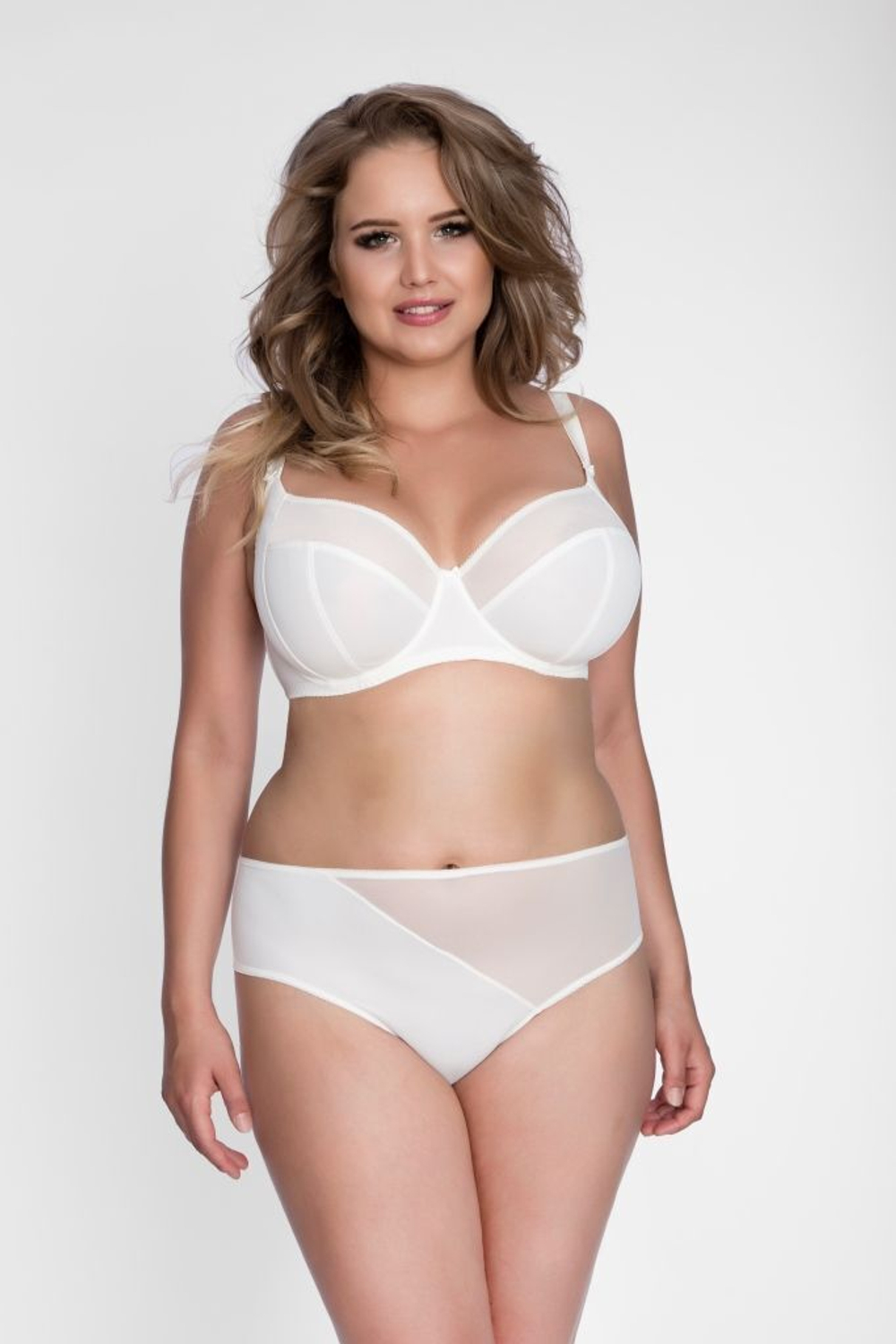 Бюстгальтер с мягкой чашкой plus size из микрофибры и двойной сетки (Размер: 65K) (Цвет: черный)