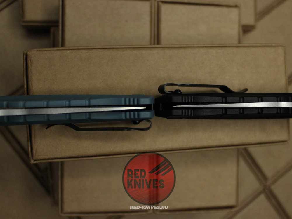 Нож Benchmade 180605 Adira Mini - синяя рукоять
