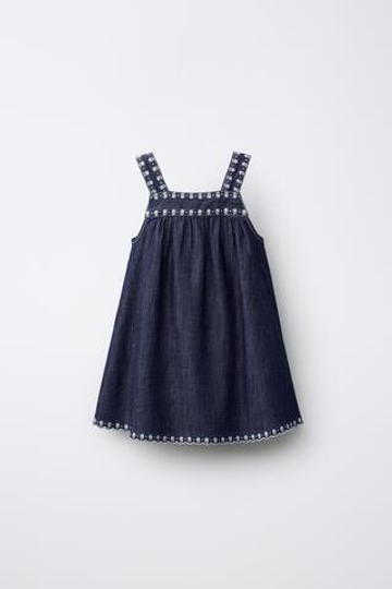 ZARA ПЛАТЬЕ ИЗ ДЕНИМА С ВЫШИВКОЙ, СИНИЙ