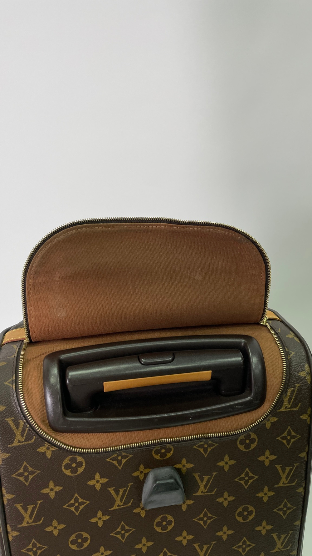 Дорожная сумка на колёсах с ручкой Louis Vuitton