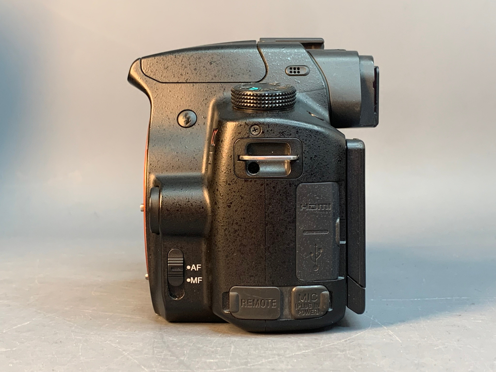 Sony Alpha SLT-A37 Kit 18-55mm 7455 кадров